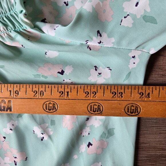 NWOT MOD BOUTIQUE FLORAL SMOCKED SHIRRED TOP SIZE LARGE - Picture 15 of 16